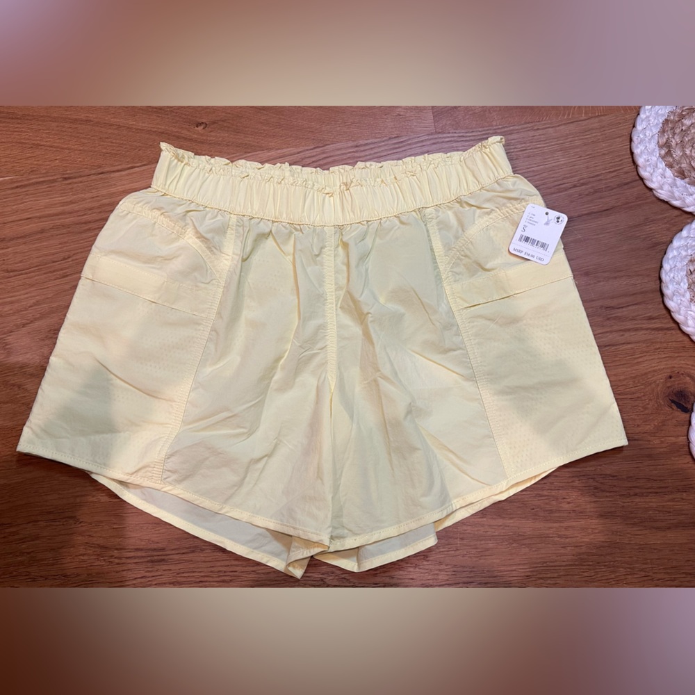 ๐ FP Movement by Free People Women's In The Wild Shorts 5โ๐ - Picture 2 of 4